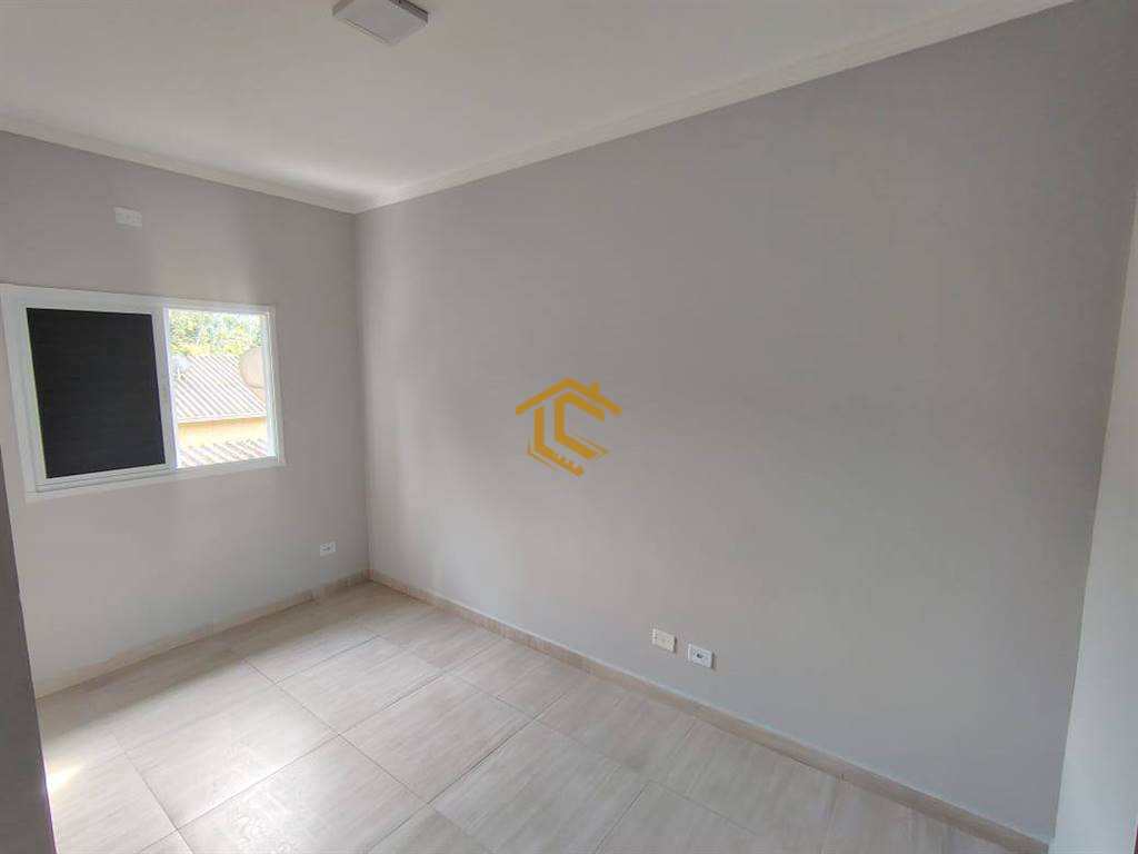 Casa em Praia Grande, no bairro Melvi