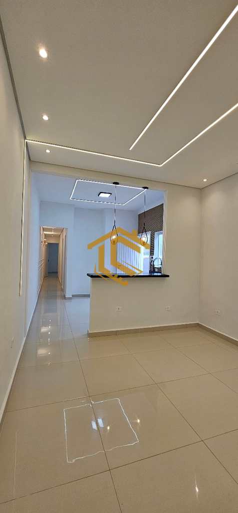 Casa em Praia Grande, no bairro Caiçara