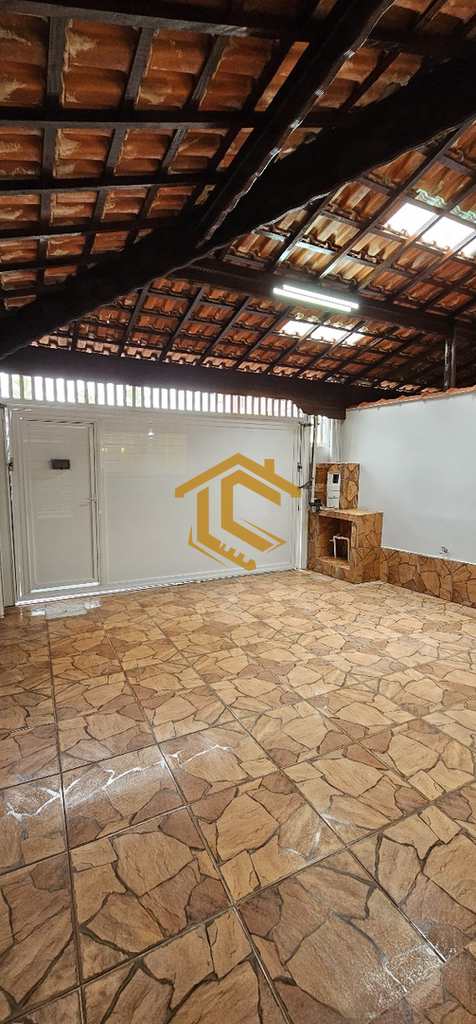 Casa em Praia Grande, no bairro Caiçara