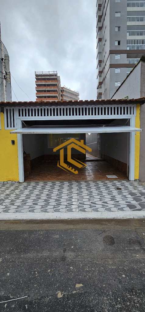 Casa em Praia Grande, no bairro Caiçara