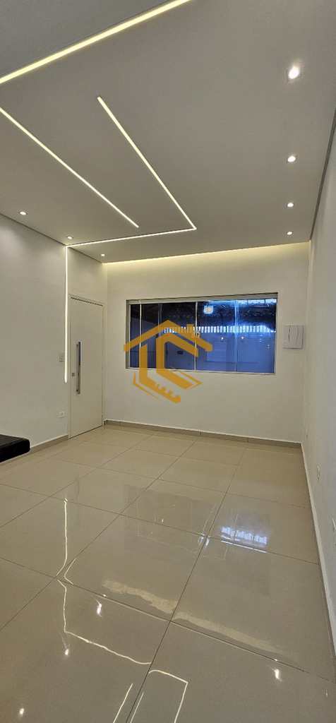 Casa em Praia Grande, no bairro Caiçara