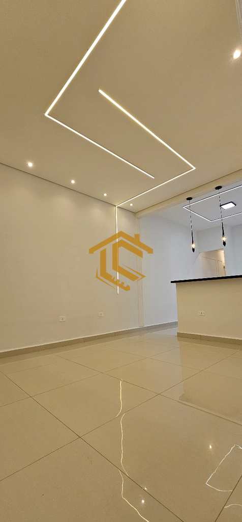 Casa em Praia Grande, no bairro Caiçara