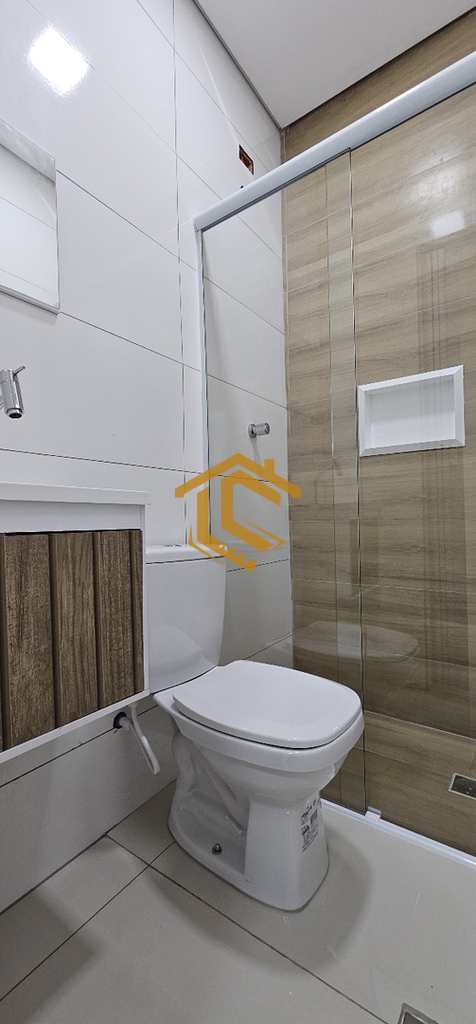 Casa em Praia Grande, no bairro Caiçara