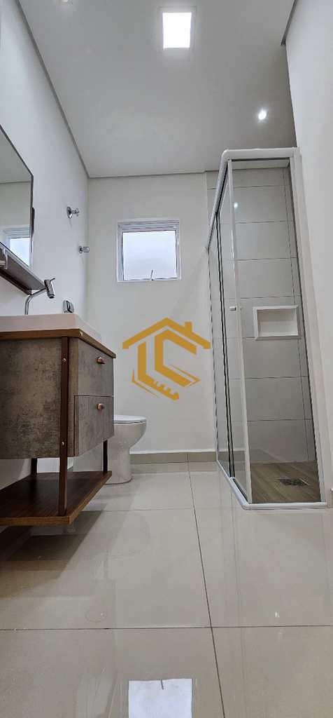 Casa em Praia Grande, no bairro Caiçara