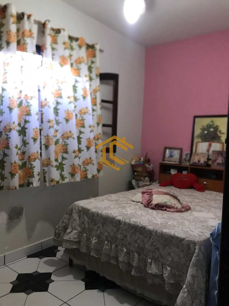 Casa em Praia Grande, no bairro Caiçara