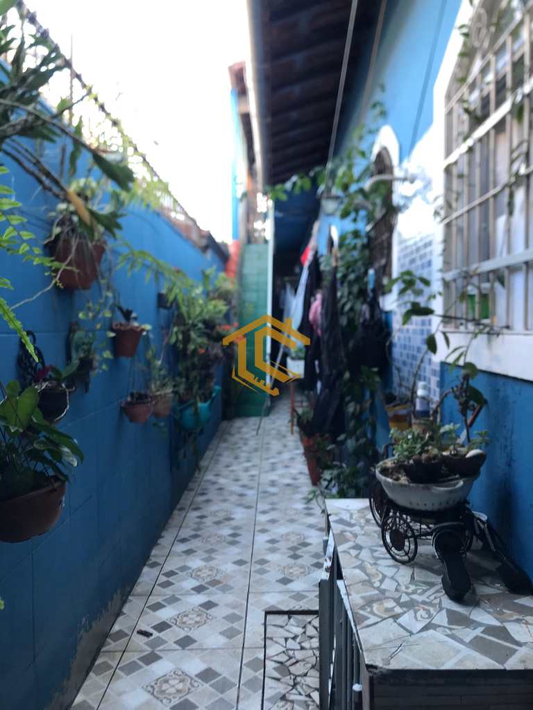 Casa em Praia Grande, no bairro Caiçara