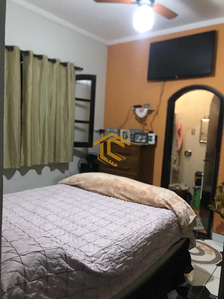 Casa em Praia Grande, no bairro Caiçara