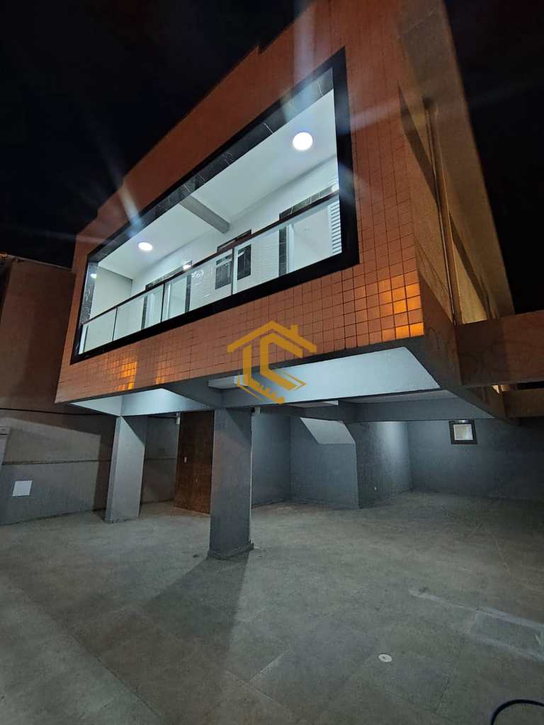 Casa em Praia Grande, no bairro Samambaia