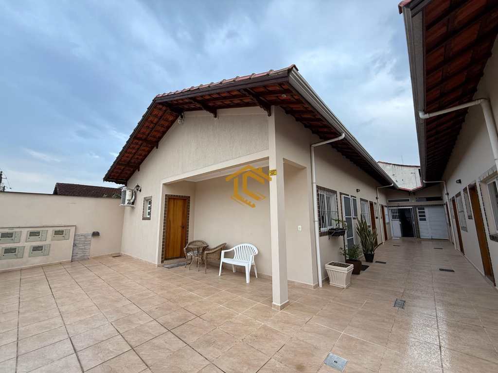 Casa em Praia Grande, no bairro Balneário Maracanã