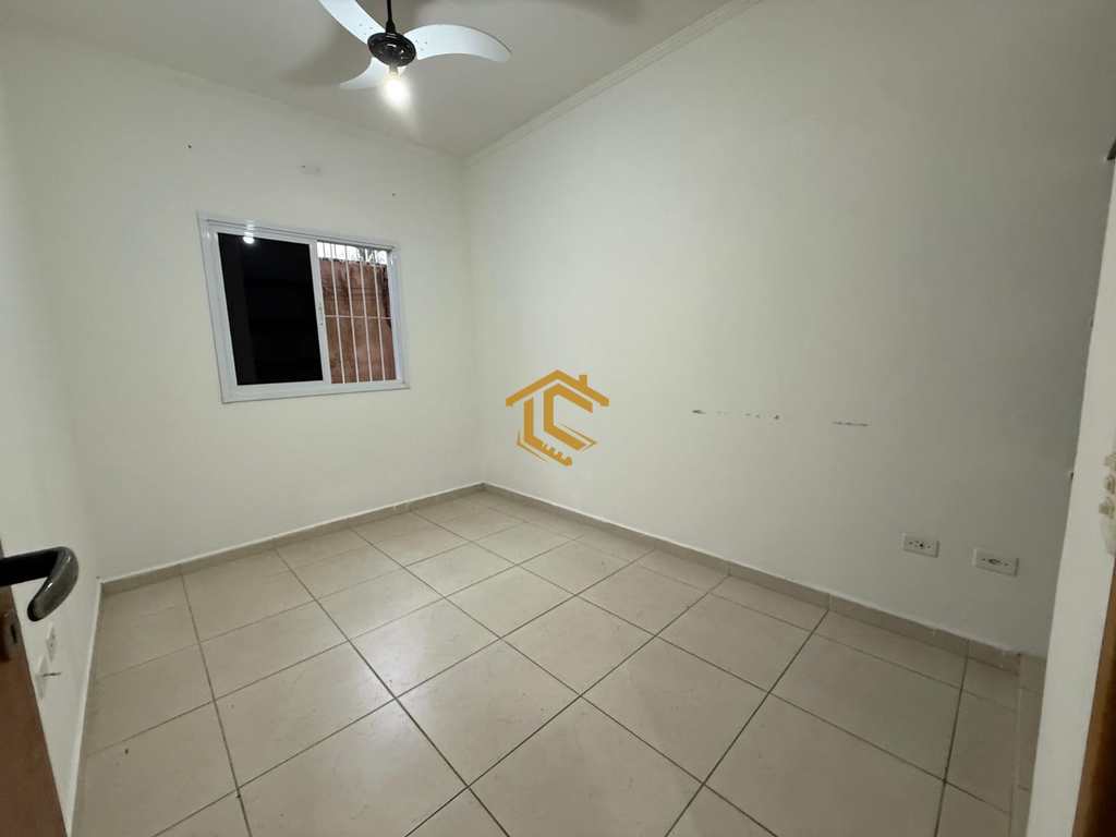 Casa em Praia Grande, no bairro Balneário Maracanã