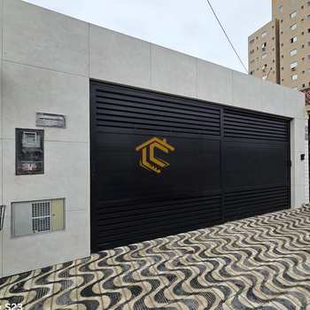 Casa em Praia Grande, bairro Tupi