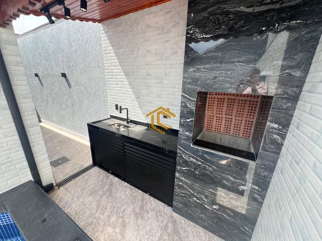 Casa em Praia Grande, no bairro Real