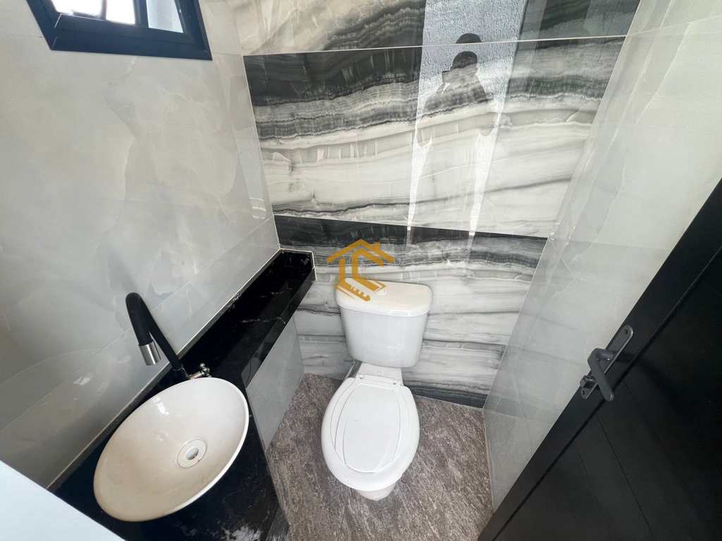 Casa em Praia Grande, no bairro Real