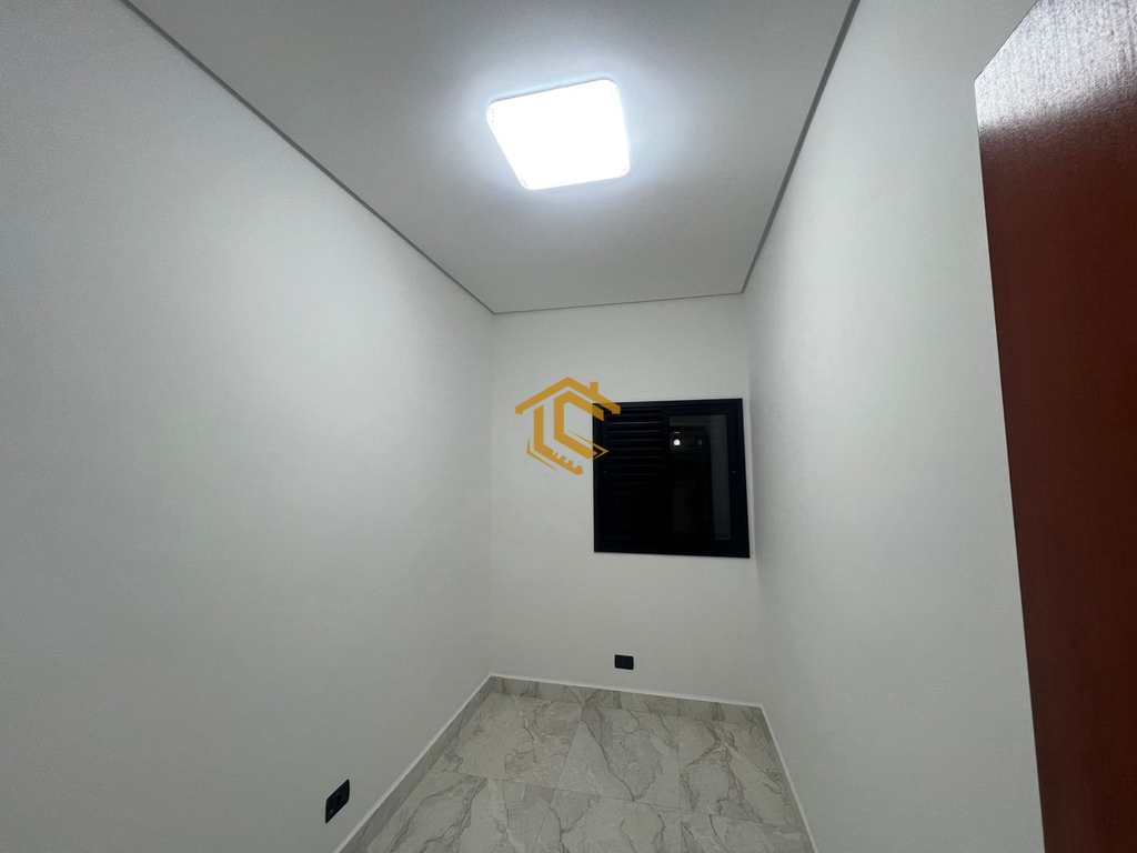 Casa em Praia Grande, no bairro Real