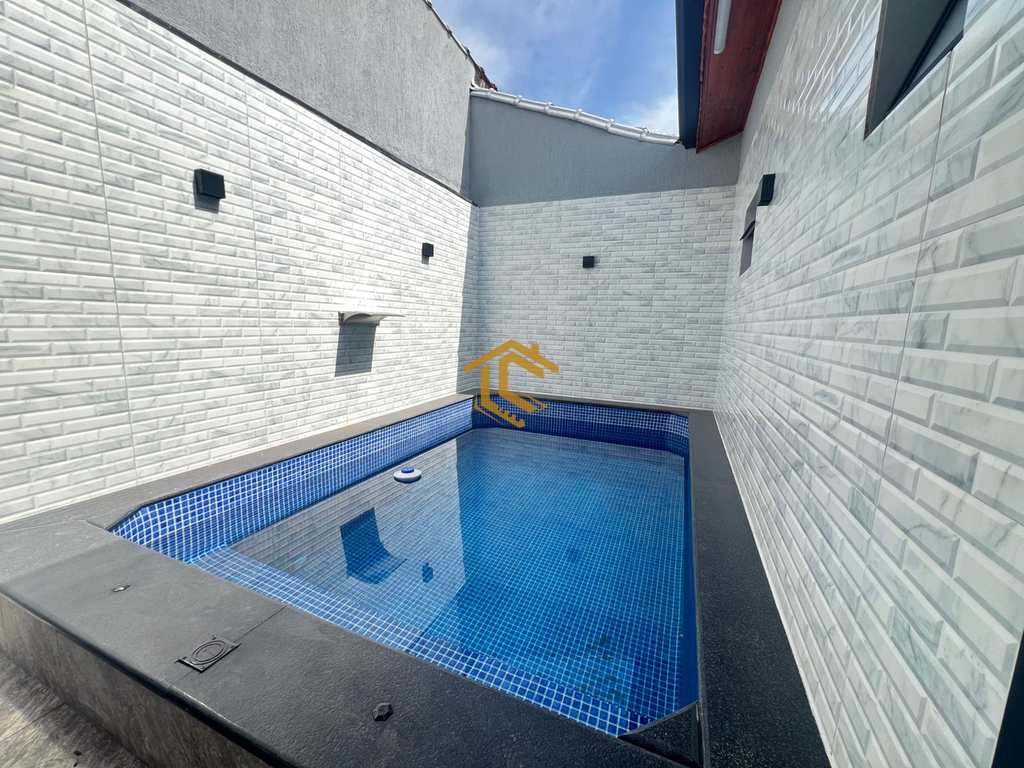 Casa em Praia Grande, no bairro Real