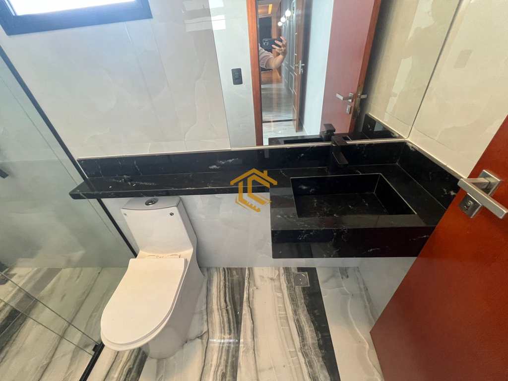 Casa em Praia Grande, no bairro Real