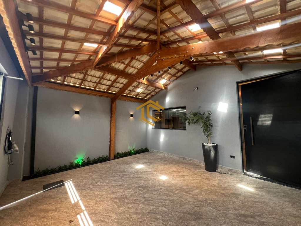 Casa em Praia Grande, no bairro Real