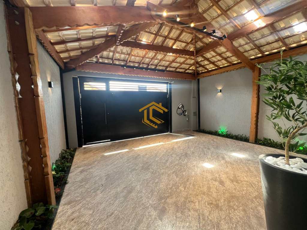 Casa em Praia Grande, no bairro Real