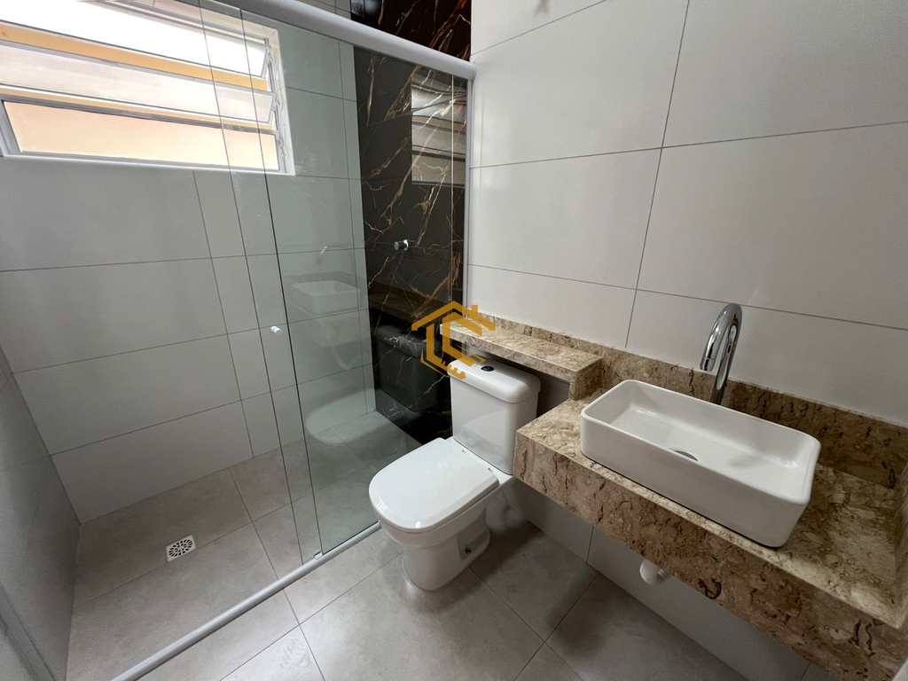 Casa em Praia Grande, no bairro Caiçara