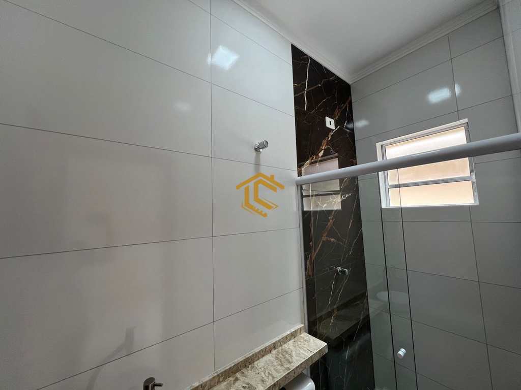 Casa em Praia Grande, no bairro Caiçara