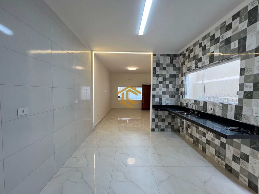 Casa em Praia Grande, no bairro Caiçara