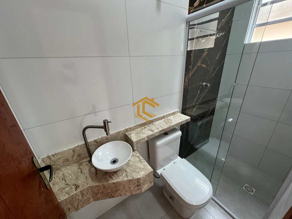 Casa em Praia Grande, no bairro Caiçara