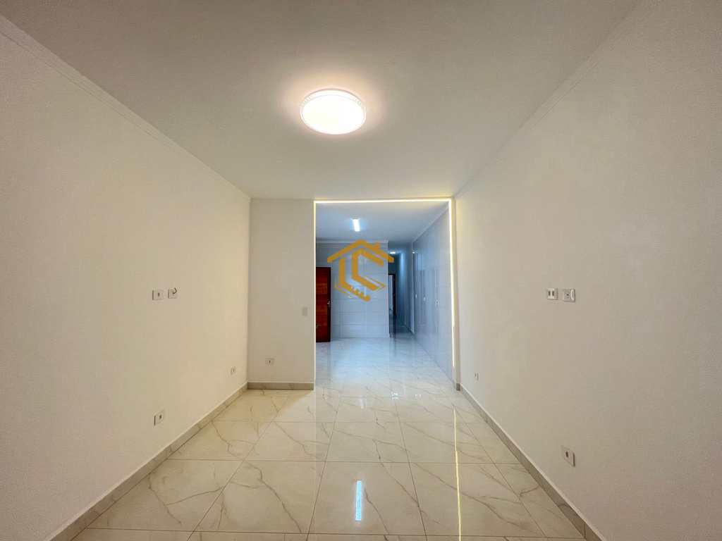 Casa em Praia Grande, no bairro Caiçara