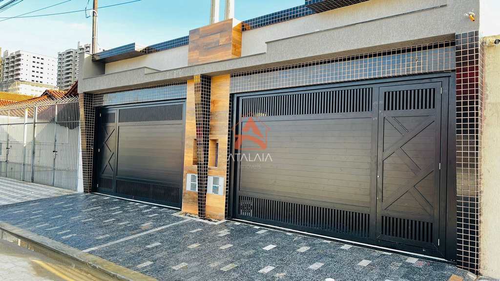 Casa em Praia Grande, no bairro Caiçara