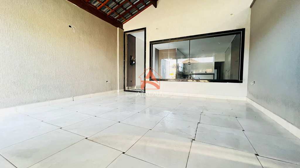 Casa em Praia Grande, no bairro Caiçara
