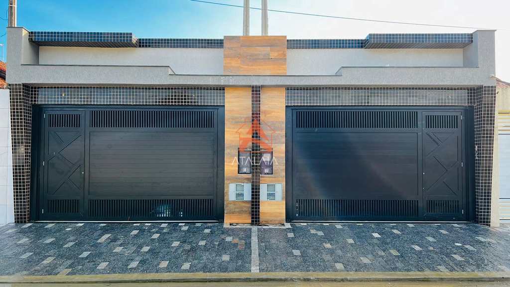 Casa em Praia Grande, no bairro Caiçara