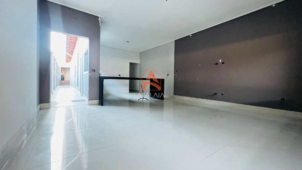Casa em Praia Grande, no bairro Caiçara