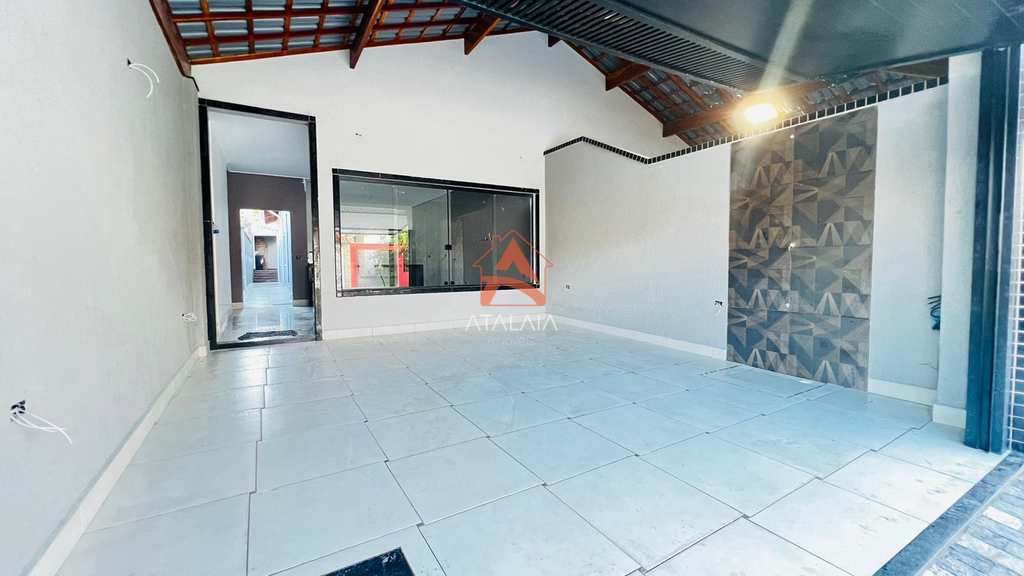 Casa em Praia Grande, no bairro Caiçara