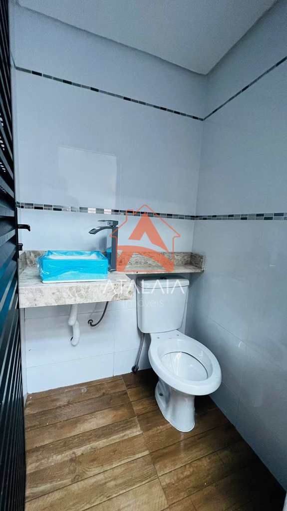 Casa em Praia Grande, no bairro Caiçara