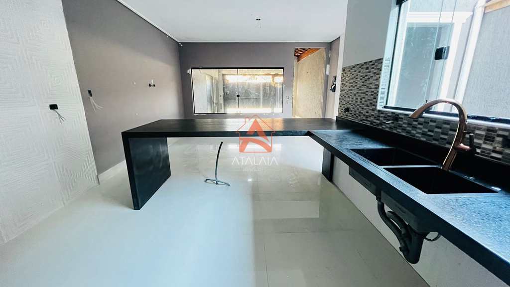 Casa em Praia Grande, no bairro Caiçara