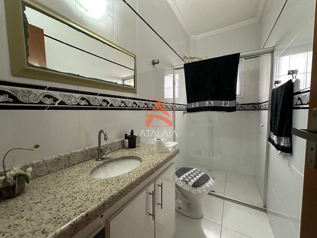 Casa em Praia Grande, no bairro Guilhermina
