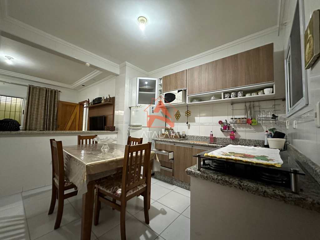 Casa em Praia Grande, no bairro Guilhermina