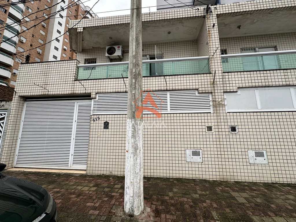 Casa em Praia Grande, no bairro Guilhermina