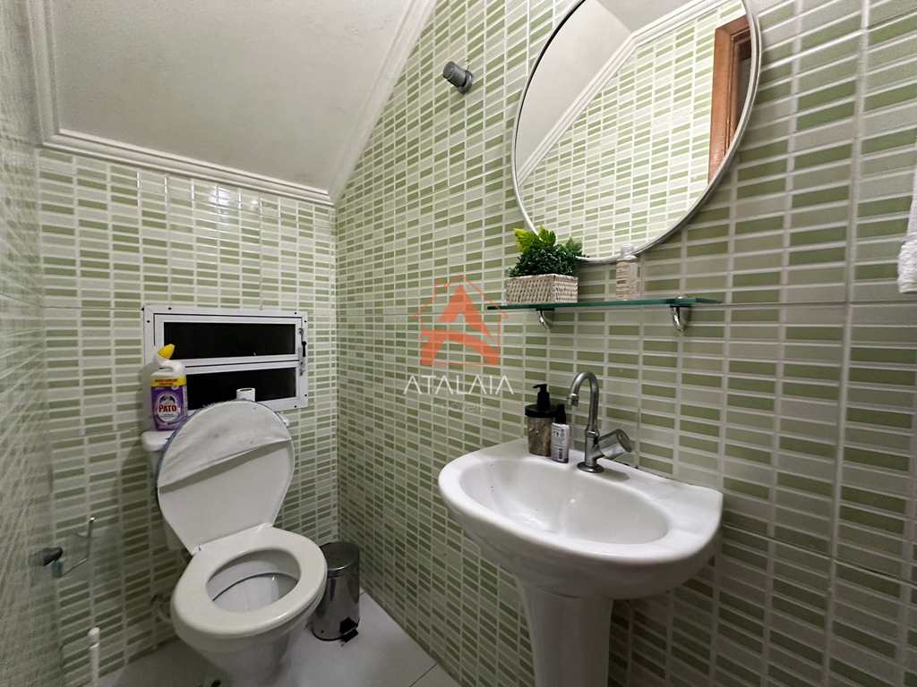 Casa em Praia Grande, no bairro Guilhermina