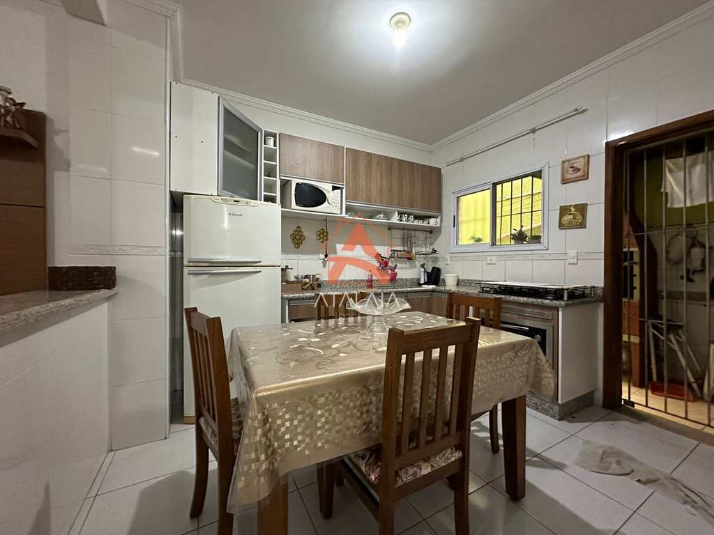 Casa em Praia Grande, no bairro Guilhermina