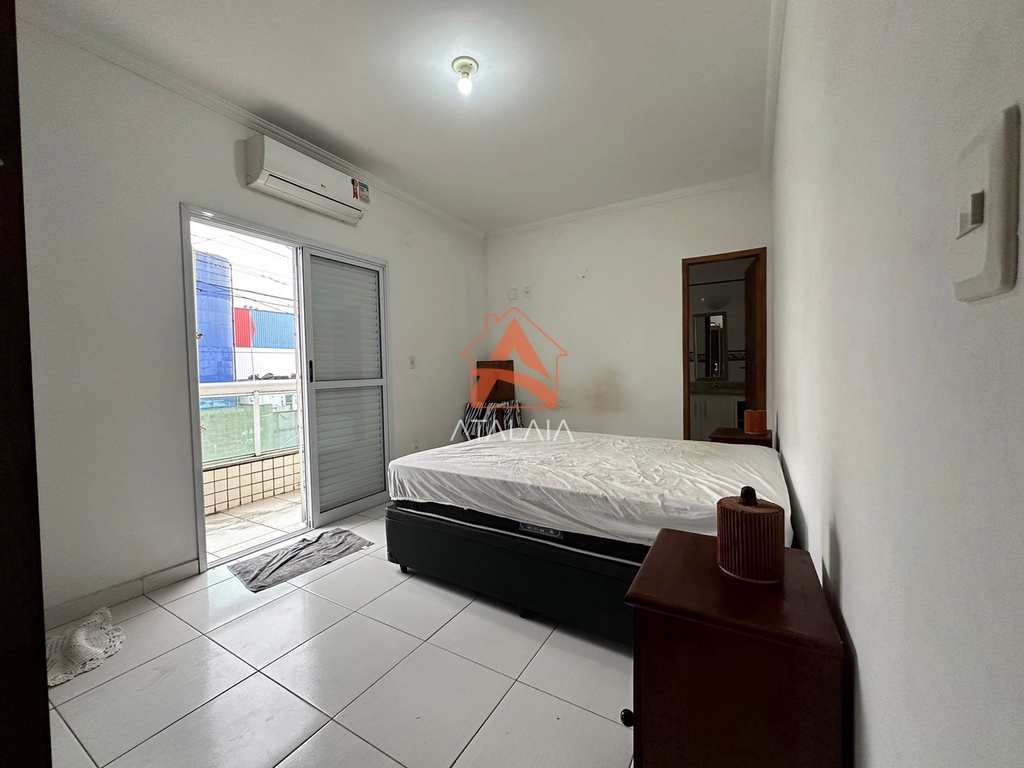 Casa em Praia Grande, no bairro Guilhermina