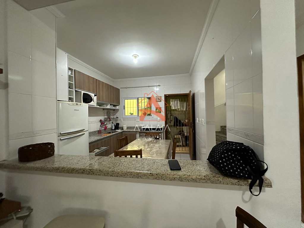 Casa em Praia Grande, no bairro Guilhermina