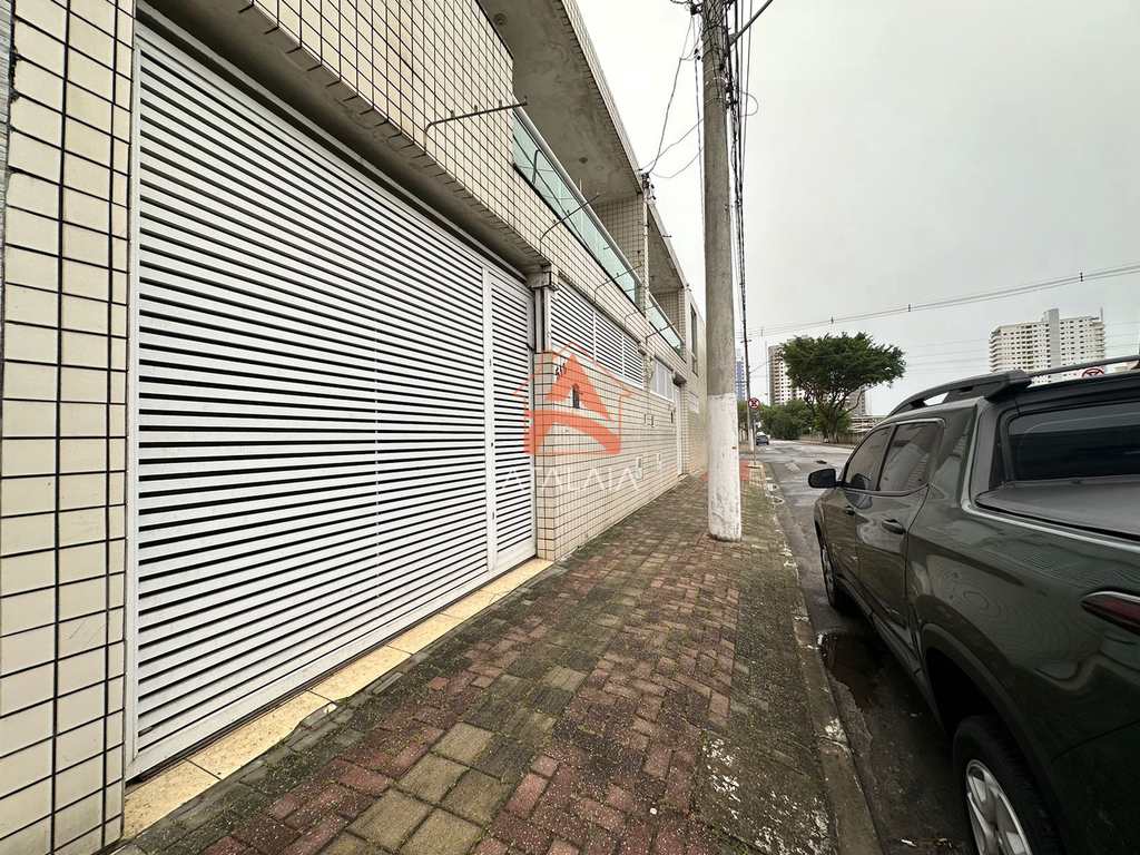 Casa em Praia Grande, no bairro Guilhermina