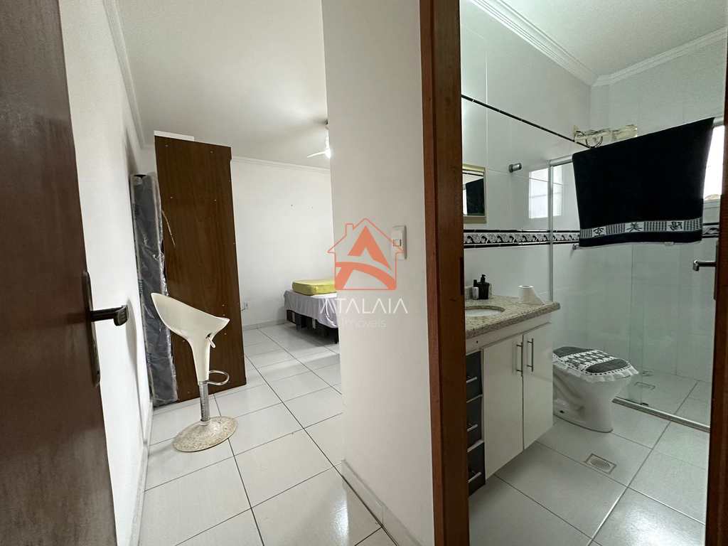 Casa em Praia Grande, no bairro Guilhermina