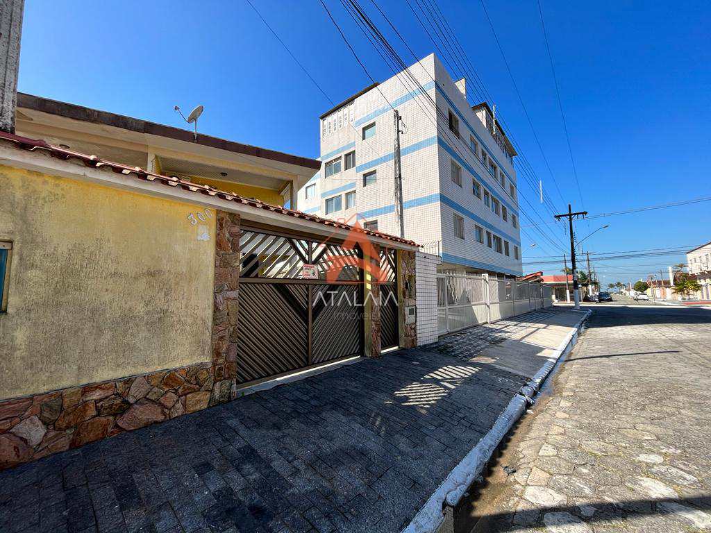 Casa em Praia Grande, no bairro Solemar