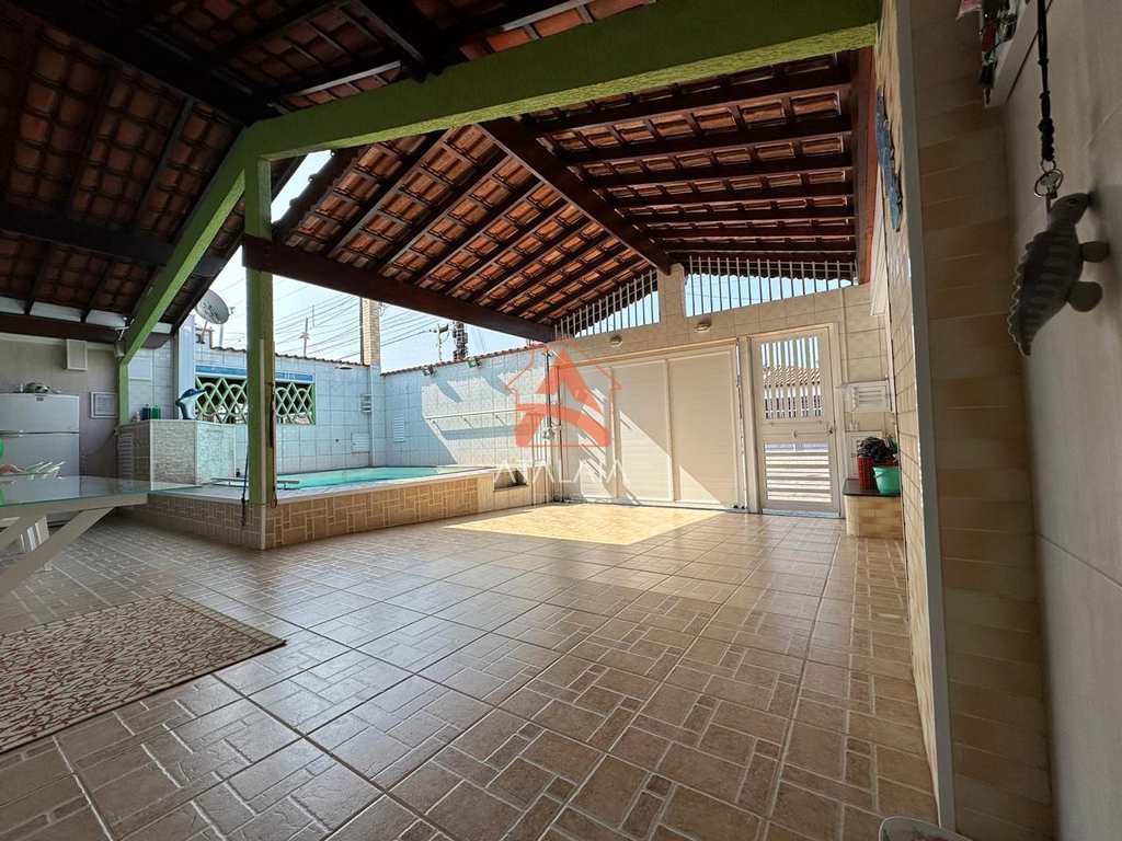 Casa em Praia Grande, no bairro Real