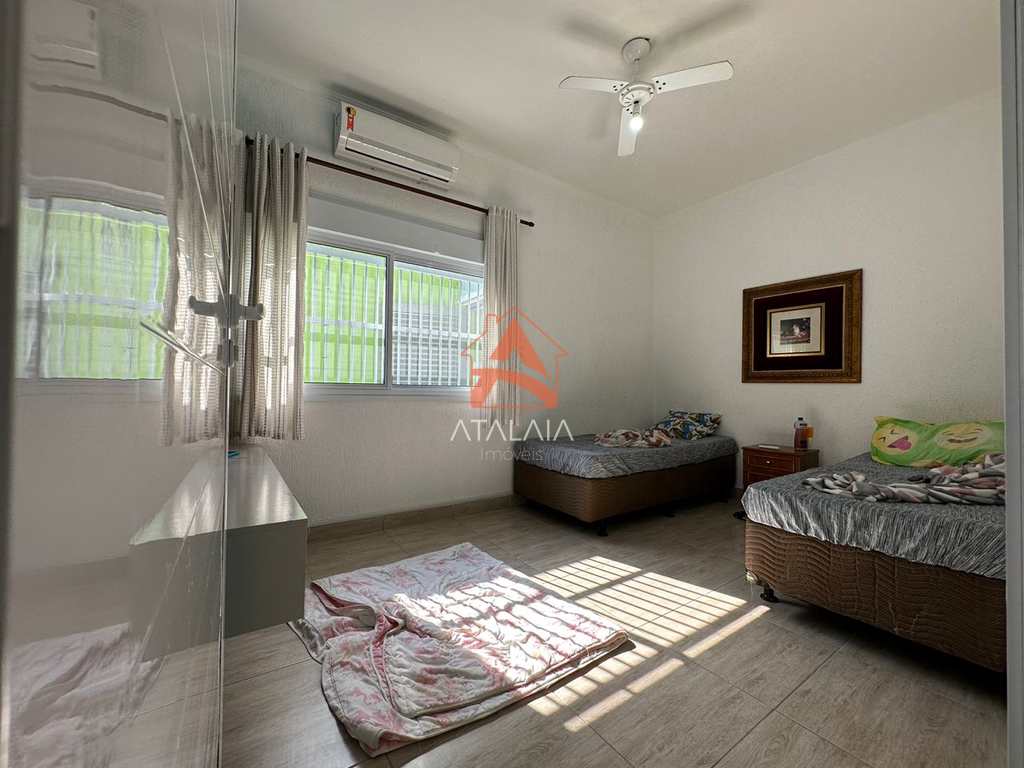 Casa em Praia Grande, no bairro Real