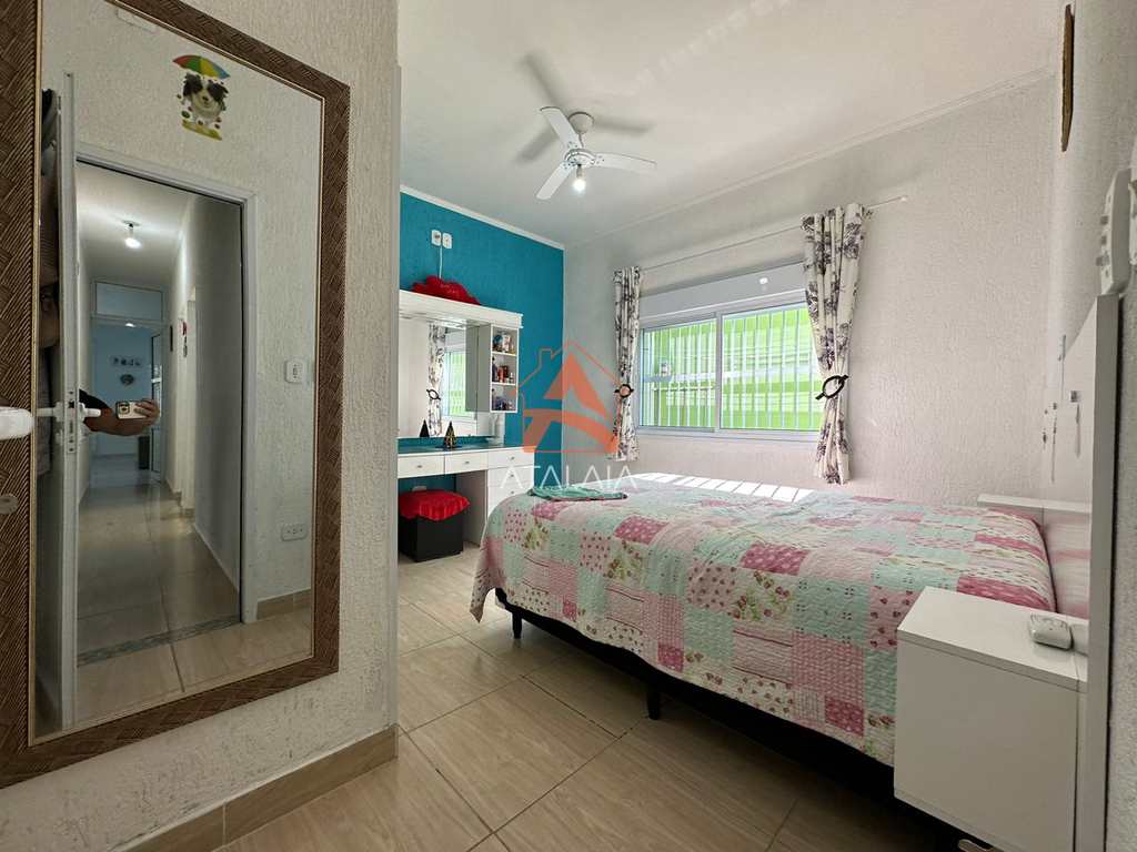 Casa em Praia Grande, no bairro Real