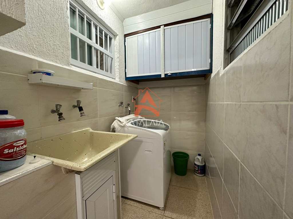 Casa em Praia Grande, no bairro Real