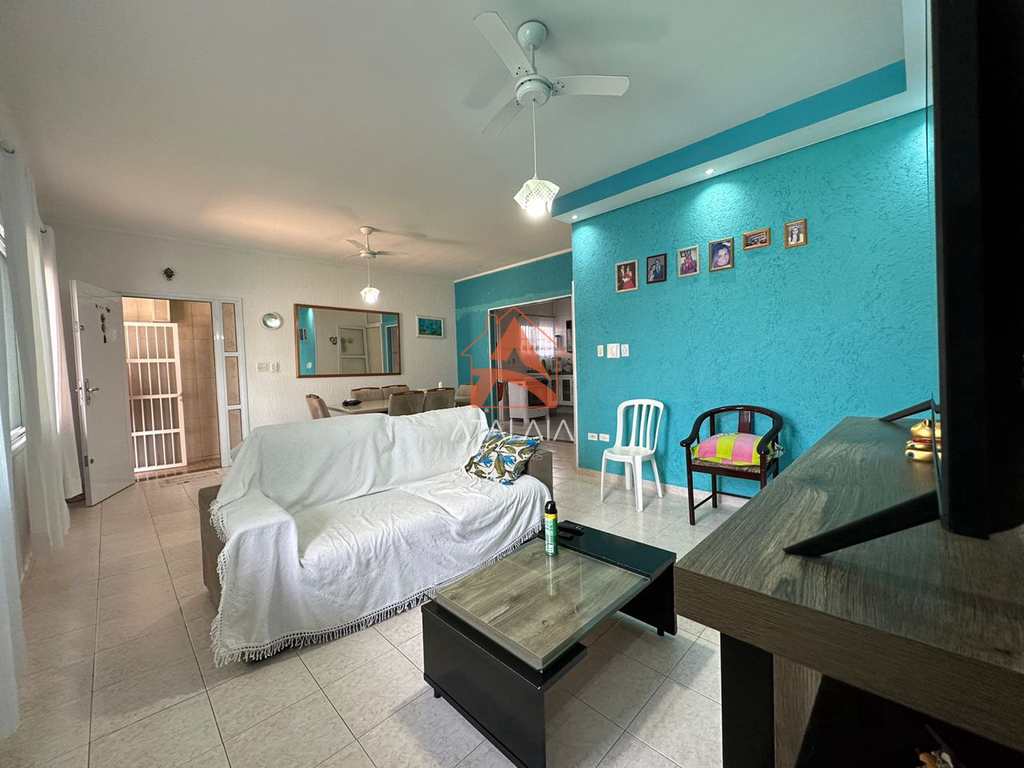 Casa em Praia Grande, no bairro Real
