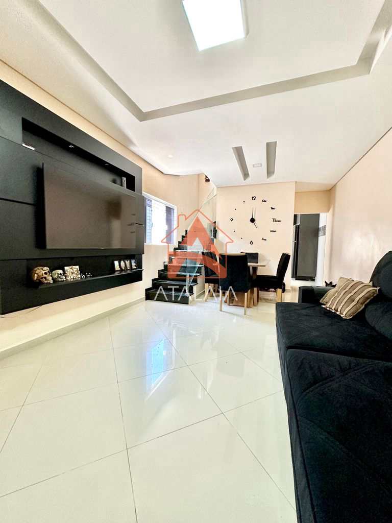 Casa em Praia Grande, no bairro Mirim
